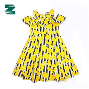 Kokvilnas kleita ar volānu piedurknēm