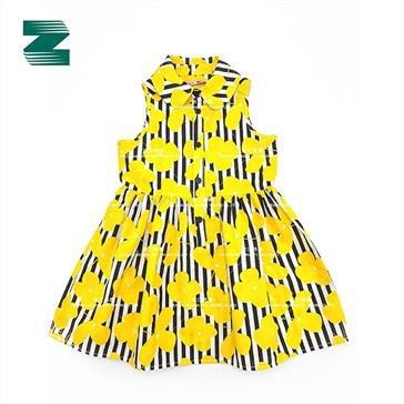 Kokvilnas auduma kleita ar apdruku bez piedurknēm