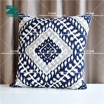 Dekoratīvie izšuvumi, spilvenu pārvalki, spilvenu apvalks dīvānam